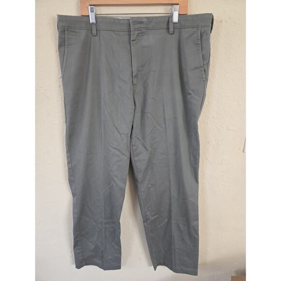 Dockers Men's Classic Fit Dress Khaki Pants, Grey, Size 40x32 - Picture 1 of 7